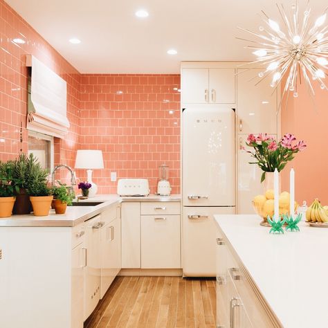 Jeremiah Brent (@jeremiahbrent) - Follow for: a clean, modern aesthetic. Eclectic Kitchens, Baby Naps, Jeremiah Brent, Eclectic Kitchen, Beautiful Room, Pink Tiles, Nate Berkus, Patio Flooring, Pink Kitchen