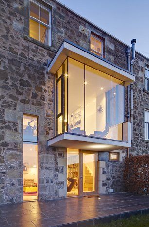 Bay Window Inspiration, Built Ins Living Room, Modern Bay Window, Bay Window Exterior, Glass Box Extension, Outdoor Balcony Ideas, Box Extension, Window Exterior, Cottage Extension