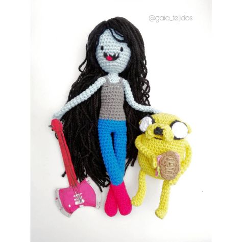 Marceline Vieron cuando te encargan un personaje y decis wiiii , me encanta? Bueno, eso me paso con Marceline la reina Vampiro de #horadeaventuras… Marlene Adventure Time, Marceline Teddy Bear, Marceline And Her Mom, Marceline And Hambo, Marceline's Stuffed Animal, Amigurumi, Novelty Christmas, Dolls, Christmas Ornaments