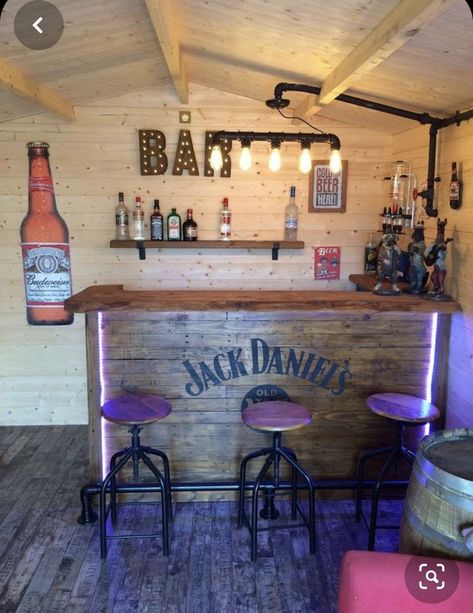 Log Cabin Garden, Shed Bar Ideas, Garden Bar Shed, Home Bar Plans, Cabin Garden, Summer House Interiors, Cabin Bar, Man Cave Shed, Diy Outdoor Bar