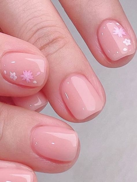 19 Simple Flower Nail Designs for a Perfect Spring | The KA Edit Simple Flower Nails, Simple Flower Nail Designs, Pink Flower Nails, Korean Flower, Acrylic Nail Shapes, Nude Nail Polish, Green Nail Designs, Lavender Nails, Floral Nail Designs