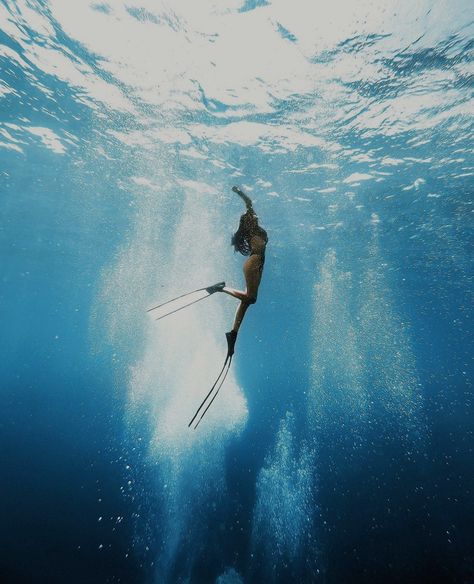 Underwater Shoot, Debut Photoshoot, Sea Diving, Free Diving, Mermaid Life, Underwater Photos, Ocean Vibes, Water Photography, Life Plan