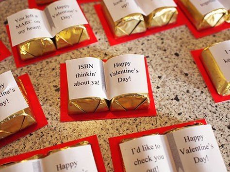 How to make the most adorable book treats – Recycled Crafts #valentines #chocolate Diy Library, Book Favors, Book Tasting, Chocolate Book, Chocolate Diy, Bed Springs, Library Displays, Book Party, Library Decor