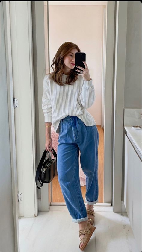 Wide Leg Outfits, Bored Drawing, Wide Leg Jeans Outfits, Patch Pocket Jeans, Women Street Style, Wide Leg Outfit, Wide Leg Jeans Outfit, Wide Leg Pants Outfit, Wide Leg Pants Outfits