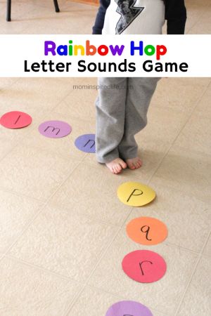 Letter Sound Games, Alphabet Game, Abc Activities, Preschool Literacy, Preschool Letters, Letter Activities, Alphabet Preschool, Rainbow Party, Kindergarten Literacy