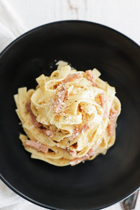 Gigli Pasta Recipes, Ham And Pasta, Creamy Cheesy Pasta, Rice Pizza, Billy Parisi, Chef Billy Parisi, Bread Sauce, Boiling Pasta, Italian Pasta Dishes