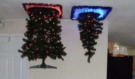 Portal Christmas Tree, Nerdy Christmas, Wall Christmas Tree, Xmas Deco, Unique Christmas Trees, Christmas School, School Decorations, Christmas Tree Themes, Funny Pics