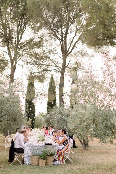 Charming Château de Sannes, with a authentic rehearsal dinner under the olive three in Provence. Romantic Intimate Wedding, Romantic Elegant Wedding, Green Wedding Decorations, Provence Wedding, Green Themed Wedding, Nature Inspired Wedding, Iconic Weddings, French Elegance, Olive Trees