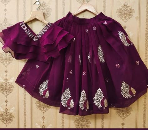 New Model Dress, Mom Daughter Matching Dresses, Indian Dresses For Kids, Baby Dress Tutorials, Lehenga Pattern, Kids Dress Collection, Lehenga Fabric, Kids Blouse Designs, Lehenga Designs Simple