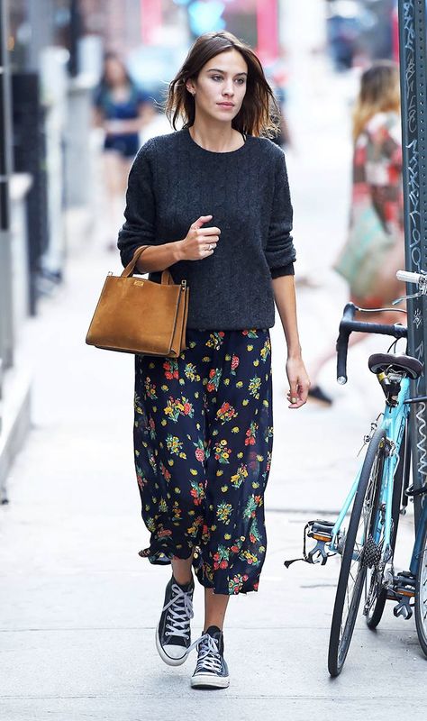 ALEXA CHUNG FEB 19, 2018The Alexa Chung Outfits We Always Copyby AEMILIA MADDENfacebookpinterestemailFavoritePinterestPHOTO: COLLAGE VINTAGEWhen you ask a fashion fan to name their style icons, there's a good chance Alexa Chung is on that list. The British model and designer has developed a look that, while all her own, always seems to catch the eyes of others in the know. So much so that this year, Chung finally launched an entire line inspired solely by her personal aesthetic.Part of Navy Jumper Outfit, Alexa Chung Street Style, Jumper Outfits, Alexa Chung Style, Comfy Fall Outfits, Jumper Outfit, Street Style Shoes, Vintage Outfit, Outfits With Converse