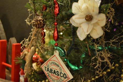 Cajun Christmas, Louisiana Christmas, Magnolia Flower, Good Ole, Red Fish, Christmas Minis, Homemade Christmas, Color Themes, Christmas Colors