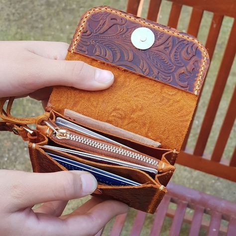 Carved Leather Wristlet Wallet Cute Small Wallet Minimalist Wallet Women Zippered Wallet With Wrist Strap Embossed Leather Mini Keychain Bag - Etsy Woman Wallet, Minimal Wallet, Wallet Cute, Diy Leather Projects, Small Leather Purse, Mini Keychain, Leather Wallet Pattern, Minimalist Leather Wallet, Leather Craft Patterns