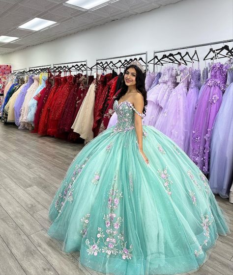 Teal Quinceanera Dresses, Coral Quinceanera Dresses, Mint Quinceanera Dresses, Wedding Red Carpet, Quince Dresses Purple, Xv Dresses, Mexican Quinceanera Dresses, Quinceanera Themes Dresses, Teal Green Dress