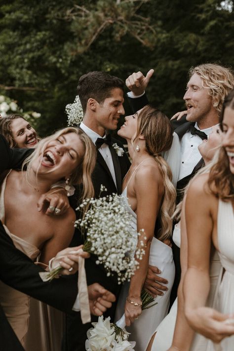 VOW RENEWAL IN POSITANO Wedding Photo Family Ideas, Photo Family Ideas, Vow Renewal Photoshoot, Wedding Photo Family, Photo Family, Family Ideas, Portrait Ideas, Vow Renewal, Wedding Portrait