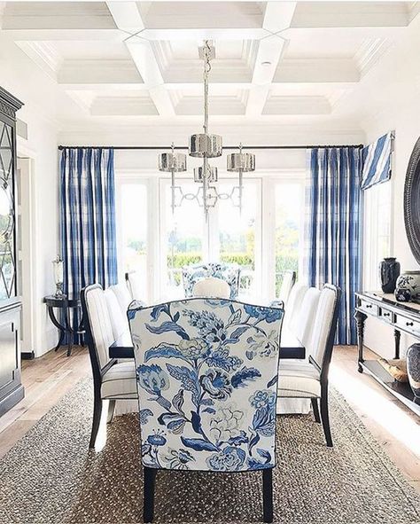 White Home Decor Ideas, Blue And White Dining Room, Blue And White Home Decor, Blue And White Home, Blue And White Living Room, Traditional Dining Rooms, White Chairs, Dining Room Blue, Best White Paint