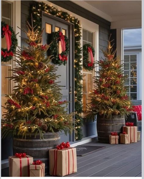 New Years Front Porch Decor, Christmas Lights On Farmhouse Exterior, Craftsman Christmas Decorations Outdoor, Small Outdoor Christmas Decor, Small Outdoor Christmas Trees, Modern Outdoor Holiday Decor, Christmas Entryway Decor Outdoor, Portico Christmas Decorations, Outdoor Garage Christmas Decor