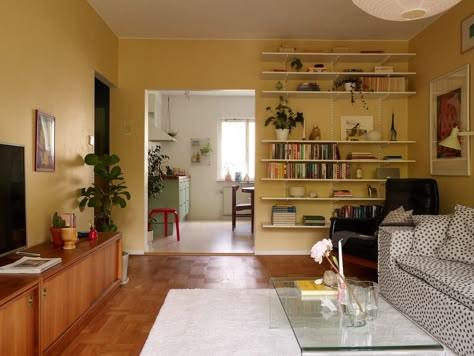 Soft Yellow Walls in a Swedish Apartment 8 Kendal House, Peaceful Apartment, Light Yellow Walls, Yellow Walls Living Room, Yellow Bedroom Walls, Colorful Studio, Yellow Rooms, Kitchen Living Room Ideas, Scandinavian Eclectic