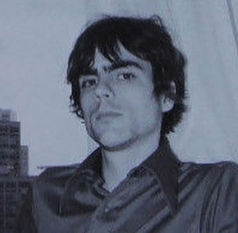 Brian Bell 90s, Brian Bell, Rivers Cuomo, Pump It Up, Buddy Holly, Weezer, Radiohead, Band Posters, I Have No Friends