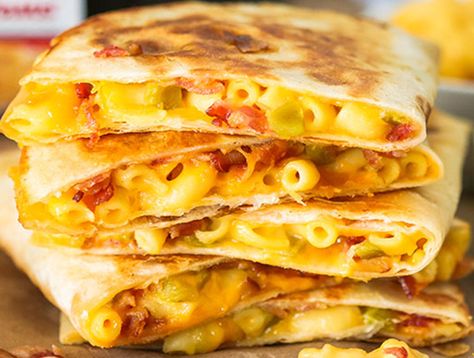 Cheese Quesadilla Recipe, Cheese Stuffed Meatloaf, Cheese Quesadillas, Cheesy Snack, Chunky Guacamole, Fast Meals, Homemade Comfort Food, Easy Macaroni, Quesadilla Recipe