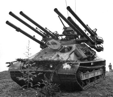 Ontos M50A1, Originally conceived as a fast tank killer, it was employed by US Marines who consistently reported excellent results when used for direct fire support against infantry during the Vietnam War. Its mobility and firepower were proven in numerous battles and operations. Weird Tanks, Tank Armor, Military Armor, Tank Destroyer, Ww2 Tanks, World Of Tanks, Battle Tank, Army Vehicles, Tanks Military