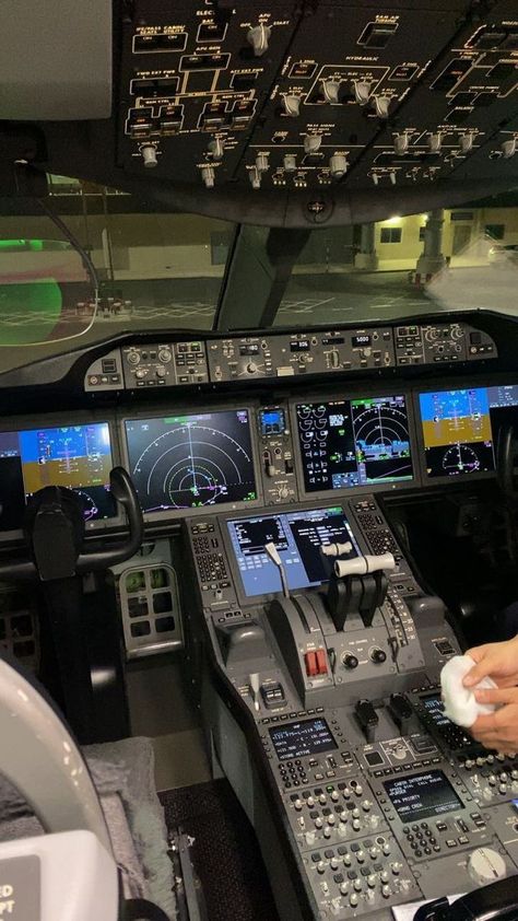 Next flight USA to Australia. Transit flight Pilots Quotes Aviation, Airplane Cockpit, Airplane Mechanic, Aircraft Maintenance Engineer, Pilot Career, Pilot Quotes, Pilot Airplane, Aviation Education, Airplane Window View