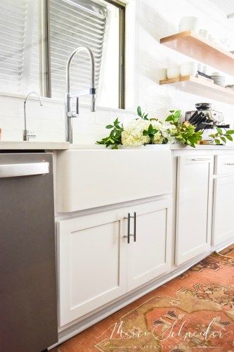 A kitchen sink completes every kitchen.  Choosing the right kitchen sink can make or break an entire kitchen.  Read on to see what kitchen sink I chose and why I'm 100% happy with it! #kitchensink #farmhousesink #sink #whitesink #whitekitchen #kitchendesign #blancosink #silgranit #marcischneider Silgranit Kitchen Sink, Blanco Sink, Silgranit Sink, White Farmhouse Sink, Floating Sink, Stainless Sink, Apron Front Sink, Apron Sink, Single Bowl Sink