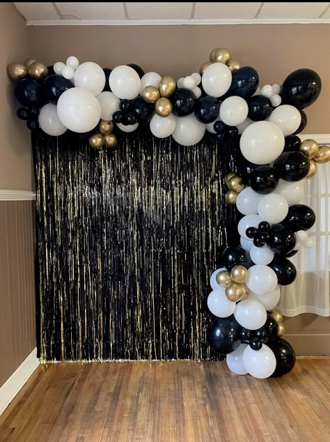 Papa Birthday Decoration Ideas, Photo Both For Party, Simple 18th Birthday Decorations, Balloon Decorations For Birthday At Home, 30th Birthday Backdrop Ideas, Black Tie Birthday Party Ideas, 21st Birthday Decorations At Home, 90 Birthday Party Ideas Decoration, Prom Decoration Ideas For Home