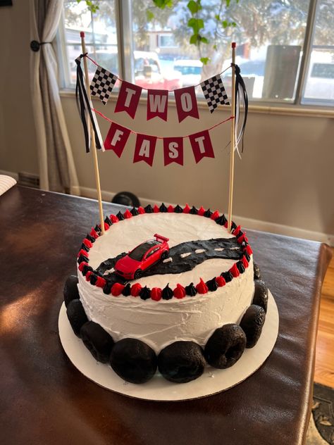 Racing Theme Birthday Cake, Diy Racecar Cake, Easy Race Car Cake, Race Car Cake Diy, Race Car Birthday Cake Diy, Two Fast 2 Curious Birthday Cake, Too Fast Too Curious Birthday Cake, Diy Race Car Cake, Race Car Smash Cake Boy