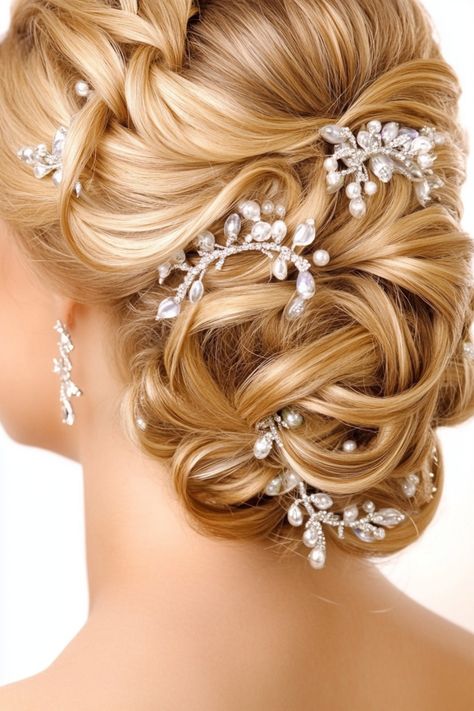 Elegant bridal hairstyle with intricate pearl and crystal accessories woven into blonde hair. Beach Bride Hair, Beachy Wedding Hair, Beach Bridal Hair, Side Swept Updo, Pin Up Curls, Wedding Hairstyle Ideas, Wedding Haircut, Classic Wedding Hair, Low Chignon