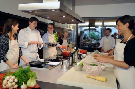 Culinary Arts Schools, Cooking Chicken Wings, Best Romantic Getaways, Cooking Prime Rib, Cooking Spaghetti, Culinary Classes, Alain Ducasse, Magical City, City Of Paris