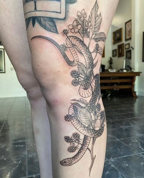 @maggiechotattoo got to tattoo this awesome snake with some black berries! Snake In Vines Tattoo, Snake Fern Tattoo, Snake Knee Tattoos Women, Snake Around Knee Tattoo, Knee Snake Tattoo, Botanical Snake Tattoo, Garden Snake Tattoo, Snake Knee Tattoo, Tattoo Sparrow