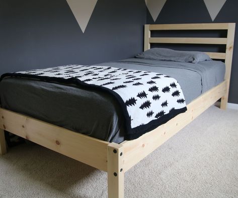 Twin Bed Frame Diy, Diy Twin Bed Frame, Diy Twin Bed, Bed Construction, Girls Twin Bed, Diy Frame Ideas, Bed Frame Plans, Boy Toddler Bedroom, Floating Bed Frame