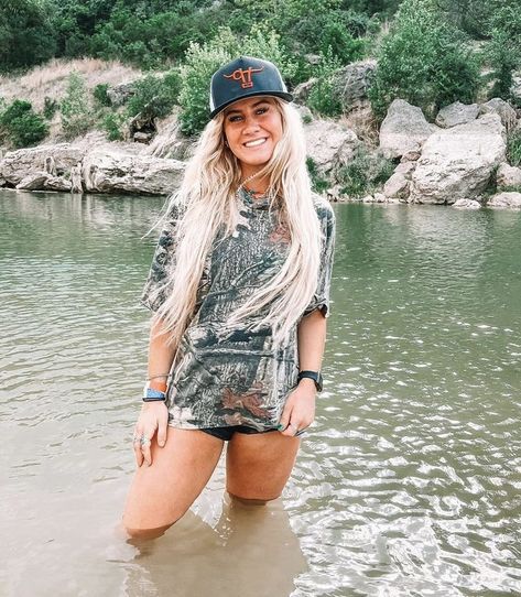 Western Fishing Outfits, Country Blonde Girl, Country Instagram Pictures, Leah Fish Outfits, Country Girl Outfits Summer, Women Fishing Outfit, Meghan Patrick, Leah Fish, Fishing Outfit