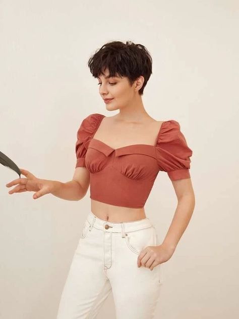 Pixie Haircut Reference, Men Haircut On Women, Short Hair Styles Boycut, Boycut For Women Aesthetic, Heartthrob Haircut Women, Boyscut Haircut For Women, Boys Cut For Women, Short Hair Feminine Outfits, Girls With Short Hair Like Boys