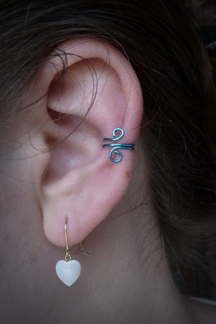 Diy Ear Cuff, Ear Cuff Tutorial, Cuff Tutorial, Cuffs Diy, Simple Ear Cuff, Wire Diy, Diy Jewlery, Jewerly Making, Diy Wire Jewelry