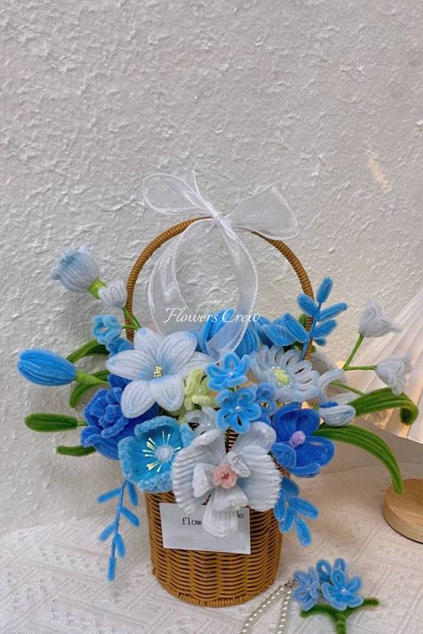 blue and white flower basket for baby shower party Winter Planter Ideas, Basket For Mom, Clean Flowers, Diy Bouquet Wrap, Pipe Cleaner Flowers, Winter Planter, Fleurs Diy, Flower Bouquet Diy, Diy Pipe