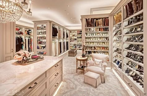 My Dream Room Luxury, Two Floor Walk In Closet, Massive Walk In Wardrobe, Walk In Closet Big Luxury, 2 Floor Closet, Big Closet Designs, Large Dressing Room Ideas, Old Money Walk In Closet, Fancy Walk In Closet