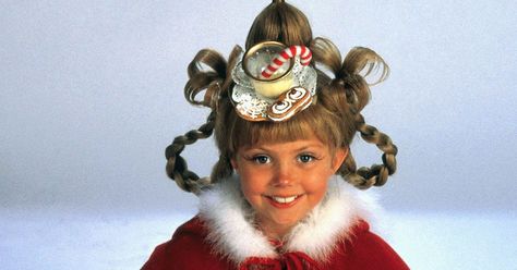 Whoville Photoshoot, Who Ville Costumes, Diy Cindy Lou Who Hair, Cindy Lou Who Hairstyle Diy, Easy Whoville Hair, Grinch Hairstyles, Cindy Lou Who Makeup, Whoville Makeup, Whoville Hairstyles