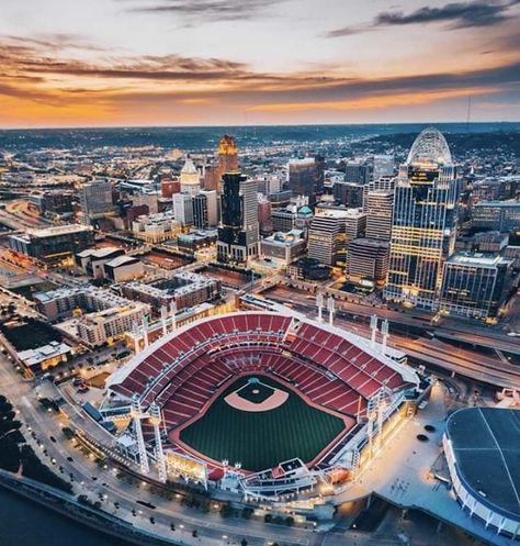 We will always love Cincy!! Love this picture!❤ Cincinnati Skyline, Mlb Stadiums, Cincinnati Reds Baseball, Sports Stadium, Baseball Stadium, Reds Baseball, Best Sunset, Vintage Aircraft, Cincinnati Ohio