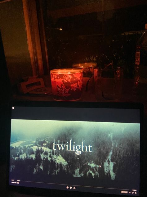 Bedroom Inspo Aesthetic, Autumn Bedroom, Cozy Movie Night, The Fall Movie, Fall Mood Board, Aesthetic Cozy, Dark Autumn, Fun And Games, Autumn Night