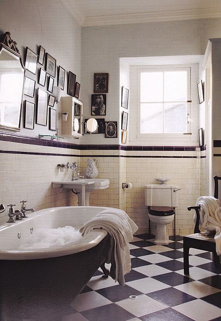 clean black and white edwardian style    bathroom from 'the irish country house' Claw Foot Bathtub, Irish Country House, Checkered Floor, Black White Bathrooms, Victorian Bathroom, Interior Vintage, Bad Inspiration, Vintage Bathrooms, Vintage Bathroom