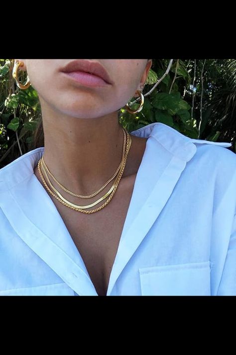 Herringbone Necklace Layering, Layered Necklaces Gold, Gold Layered Necklaces, Sparkle Box, Necklaces Simple, Gold Jewelry Gift, Gold Chain Choker, Herringbone Necklace, Necklaces Gold