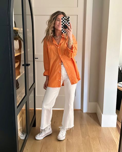 Orange Linen Shirt Outfit, Orange Oversized Shirt Outfit, Orange Button Down Shirt Outfit, Orange Button Up Shirt Outfit, How To Style Orange Shirt, Orange Blouse Outfit, Orange And White Outfits, Poplin Shirt Outfit, Orange Shirt Outfit