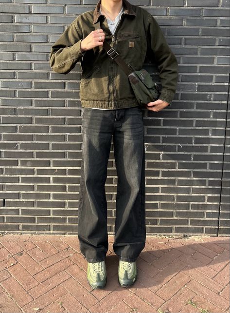 Green Carhartt Jacket Outfit, Outfits With Green Jacket, Green Jacket Outfit Men, Airmax 95 Outfit, Cargo Outfit Men, Olive Green Jacket Outfits, Green Carhartt Jacket, Carhartt Jacket Outfit, Green Jacket Outfit