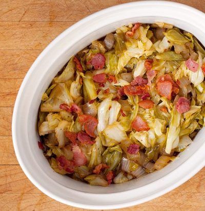 Cabbage With Bacon, Sweet And Sour Cabbage, Tastee Recipe, Austrian Food, German Dishes, Sour Cabbage, Braised Red Cabbage, Sauteed Cabbage, German Culture