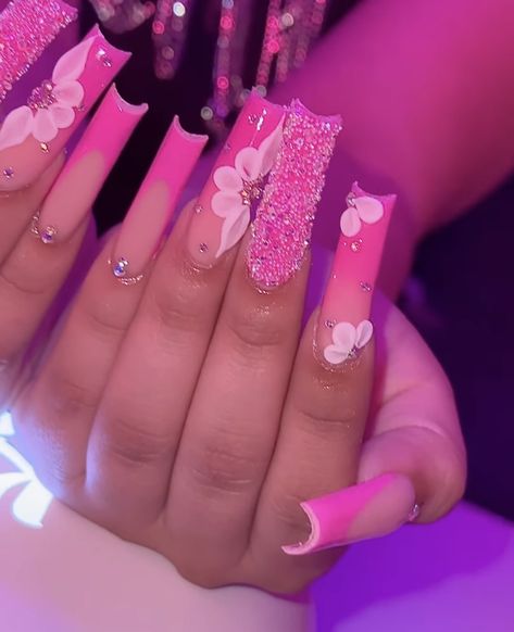 Hot Pink Quince Nails, Hot Pink Birthday Nails, Quince Nails Pink, Quince Nails, Pink Sweet 16, Pink Quince, Gold Acrylic Nails, Quinceanera Dresses Pink, Edgy Nails