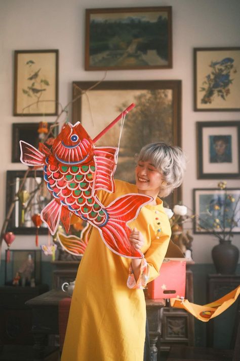 Japanese Fish Kite, Fish Kite, Fish Paper Craft, Midnight Diner, Chinese Kites, Doll Kimono, Mooncake Festival, Asian Crafts, Chinese Folk Art