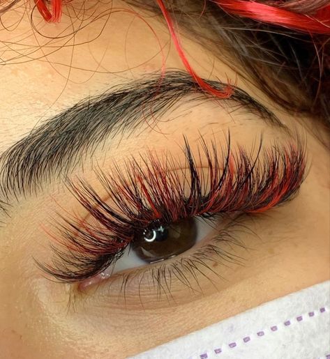 Wispy Volume Set, Color Eyelash Extensions, Black And Red Makeup, Eye Lash Design, Lash Book, Wispy Volume, Colored Lashes, Natural Fake Eyelashes, Lashes Fake Eyelashes