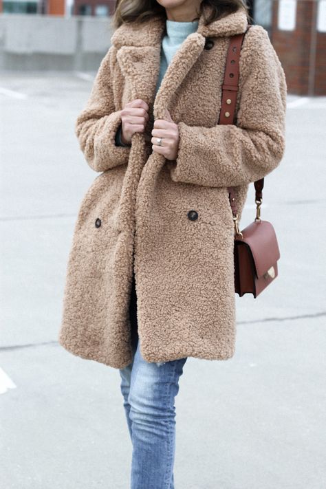 Warm and cozy teddy coat Short Teddy Coat Outfit, Short Teddy Coat, Teddy Coat Outfit, Jackets For Winter, Cozy Jacket, Teddy Coat, So In Love, Coat Outfits, Fall Looks