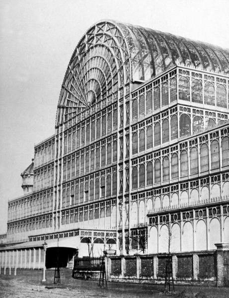 Cyrstal Palace Exhibition Building, London, constructed of cast iron & plate glass - 1854  to it's distruction by fire in 1936 Palace London, Exhibition Building, Victorian London, London History, Iron Plate, Architecture History, Paris Photo, London Town, Old London